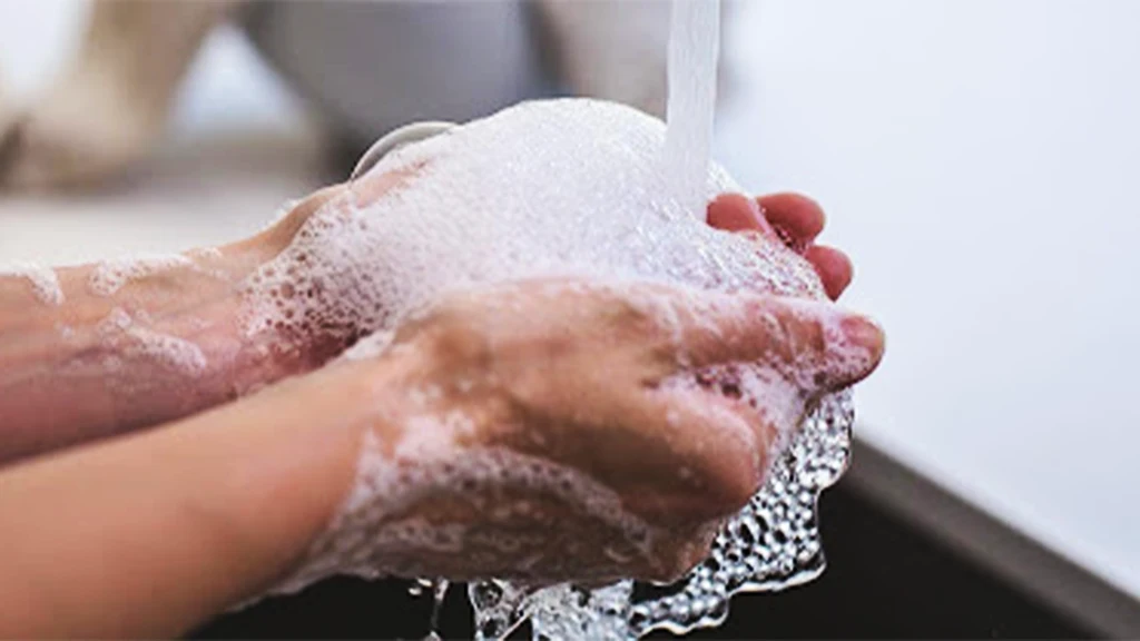 بعد از ماسک ورقه ای صورت را بشوییم یا نه؟