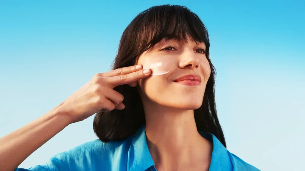 آموزش صحیح استفاده از ضد آفتاب در ۵ مرحله